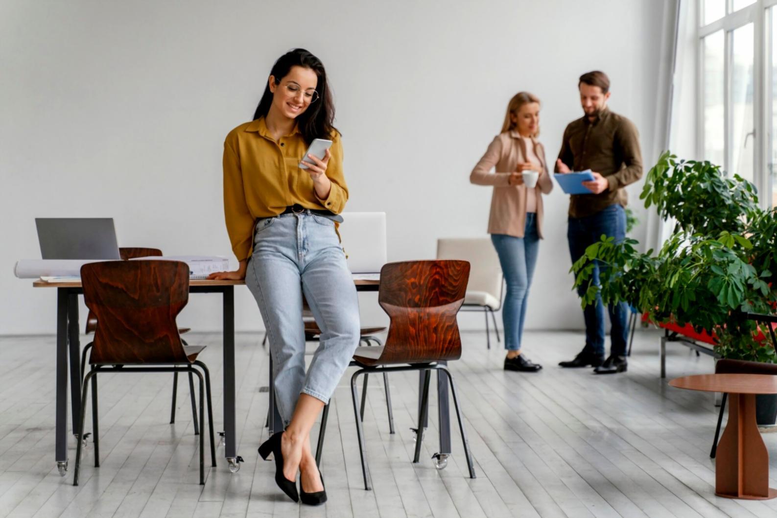 Professionelle Verhandlungsschulung in modernem Seminarraum
